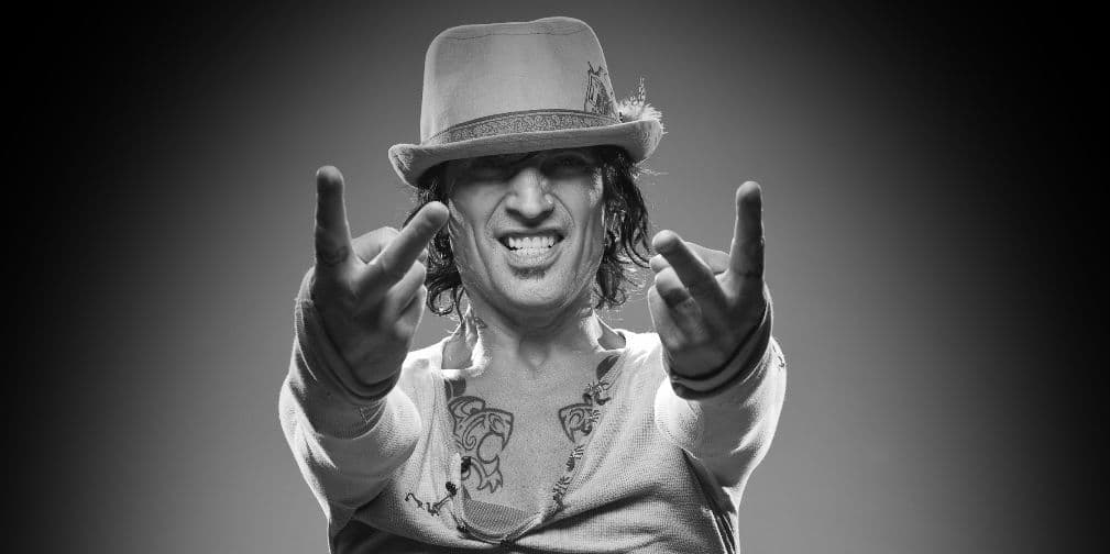 6. Tommy Lee: Cumplió en 1998 una condena de 4 meses por patear a Pamela Anderson estando embarazada.