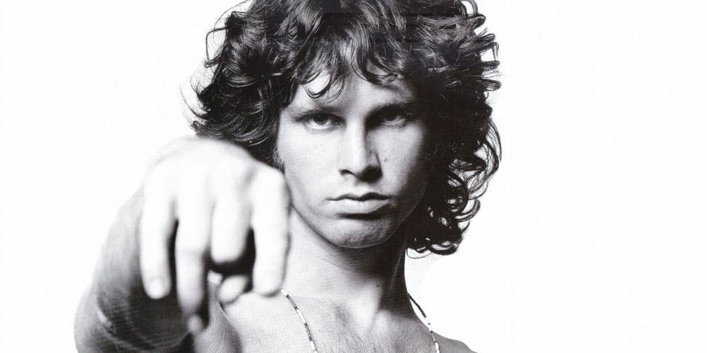 12. Jim Morrison: El vocalista de The Doors fue hallado muerto en la bañera de su departamento en París a los 27 años.