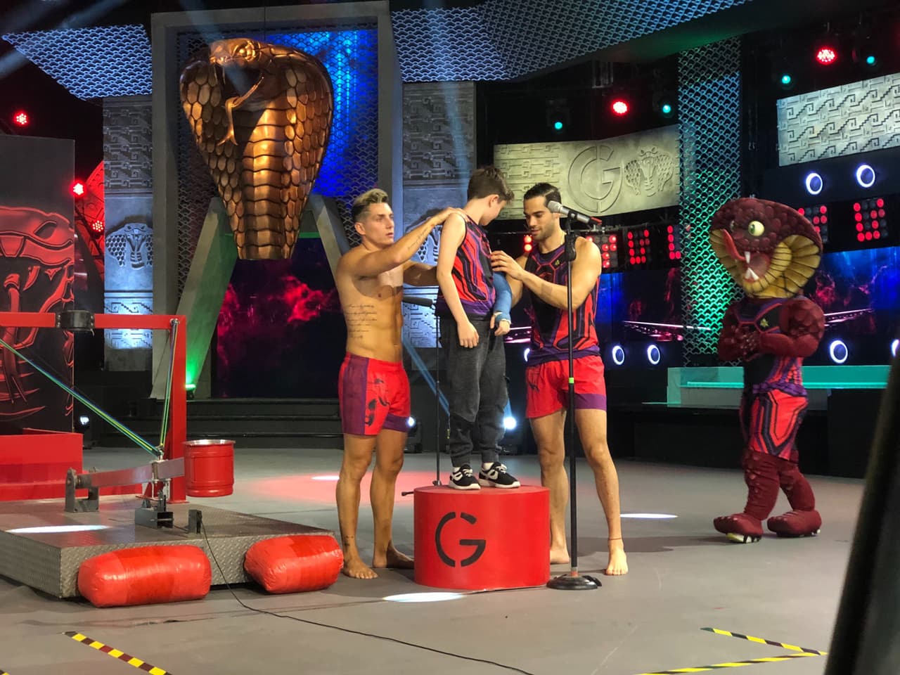 Los martes habrá asesores a lo largo de la noche para los dos equipos. Valentino estuvo en Leones y Mateo en Cobras, fueron los pequeños que responderían las preguntas en ‘Catapultas’.