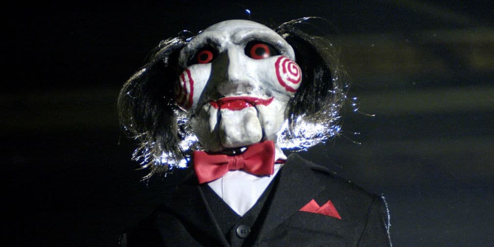 Billie, la marioneta de Jigsaw en la saga de Saw, aparecía antes de cada prueba macabra en las películas.