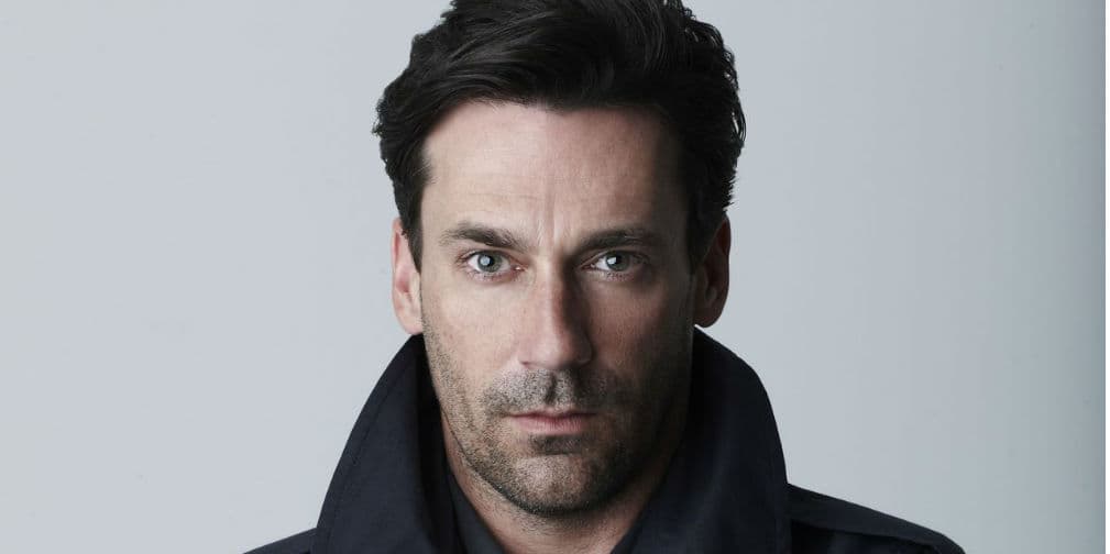 1. Jon Hamm: La estrella de Mad Men padece de vitíligo, una enfermedad que causa la pérdida de color en la piel.