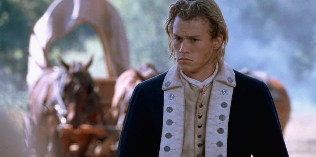 En El Patriota, Heath es tan solo uno de los 63 actores principales, 95 dobles y 400 extras que aparecen en pantalla.