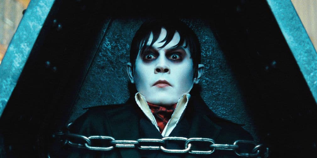 1. Dark Shadows (2012): Johnny Depp se reúne nuevamente con el director Tim Burton en Dark Shadows, donde hace de vampiro.