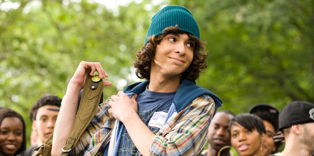 5. Adam G. Sevani: Se conocieron en el set de la cinta LOL, y disfrutaron de un tórrido verano en 2008.