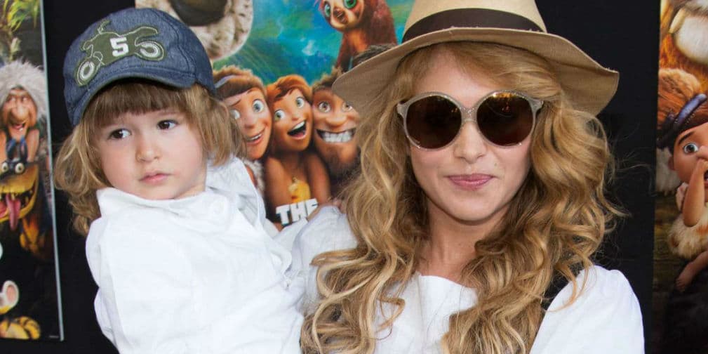 12. Paulina Rubio: La Chica Dorada es mamá de Andrea Nicolás, demostrando que no necesariamente todo lo que brilla es oro. ¡Su mayor tesoro!