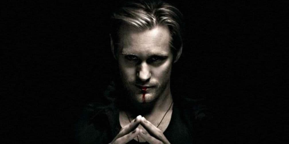 4. ALEXANDER SKARGSGARD: Este travieso vampiro nos robó el sueño a todas en True Blood.