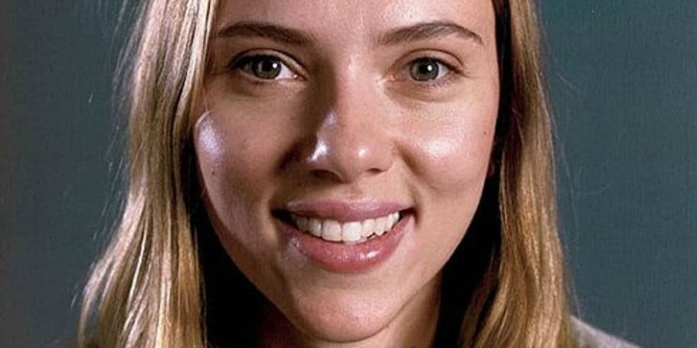 5. Scarlett Johansson: Esta sexy rubia cambia muchísimo sin la ayuda del maquillaje, ¡irreconocible!