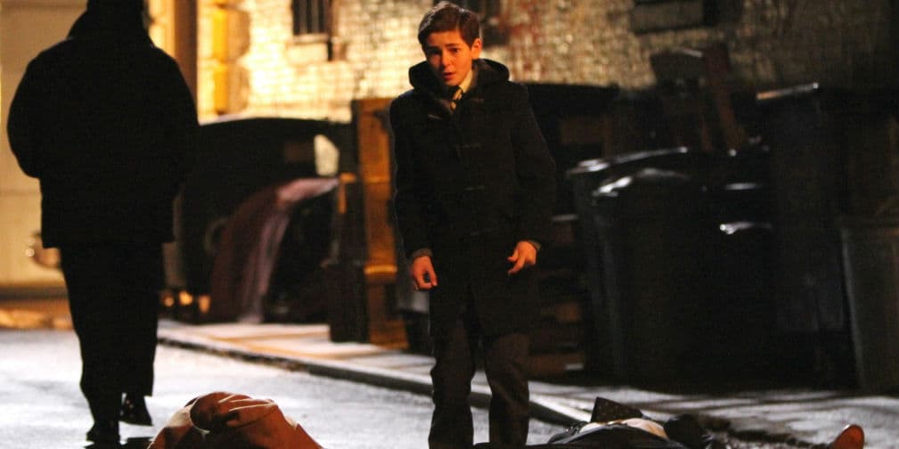 Como Bruce Wayne, David es un millonario adolescente condenado a una solitaria vida tras el asesinato de sus padres.