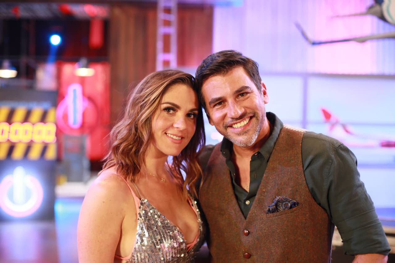 Zoraida Gómez y Mauricio Barcelata en la tercera temporada de Inseparables 2022.