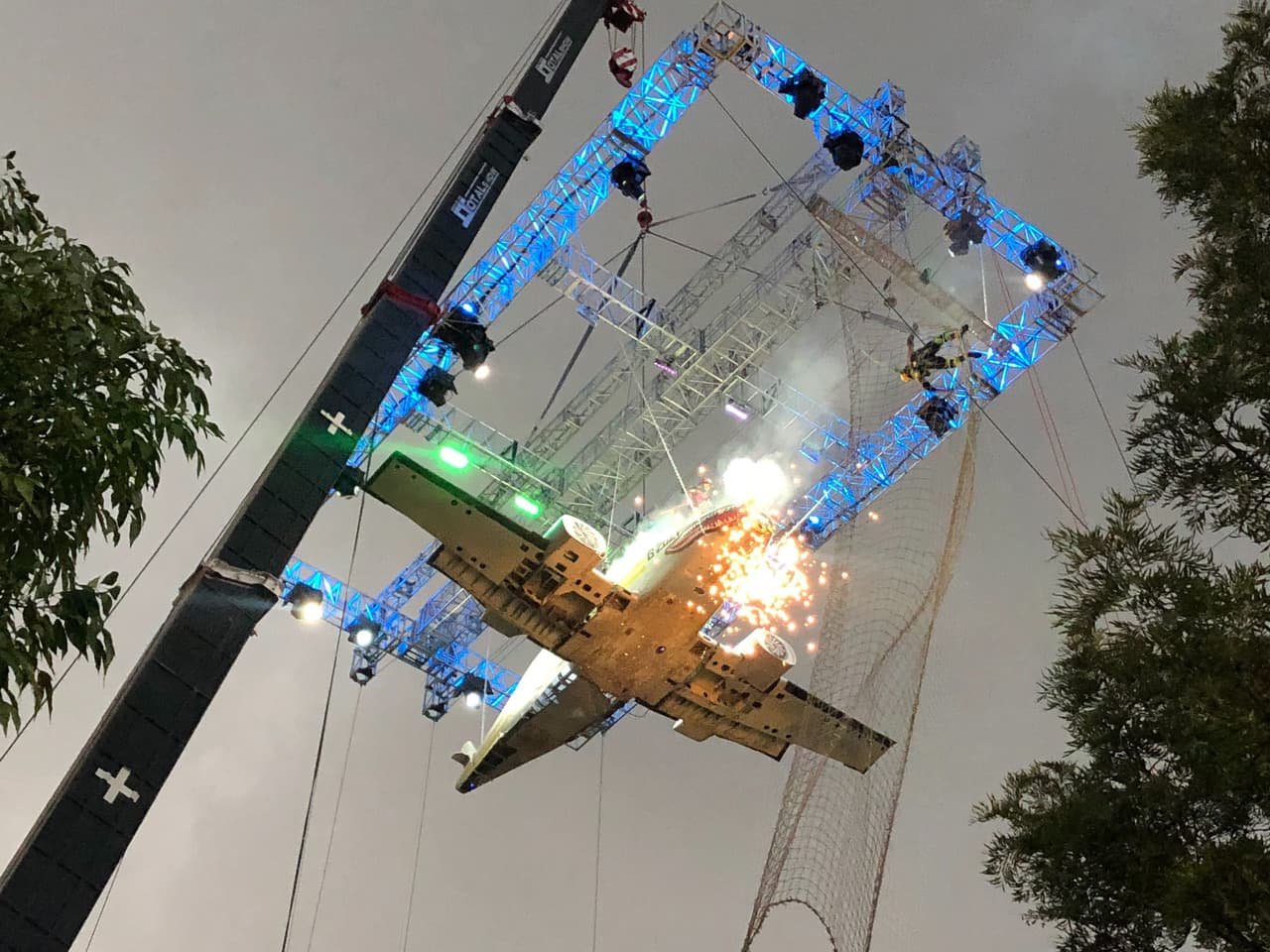 Montú ganó en el ‘Rescate aéreo’ contra Julio Ron y le dio 150 puntos a los suyos para llegar a 775. Yann y Jaír también se midieron a 50 metros de altura y el de Leones ganó, pero Yann se quejó de que la cuerda que lo protege de caerse estaba muy justa y no lo dejaba moverse, por lo que pidió que se repitiera el punto, pero el réferi definió que no se haría. Jous aceptó el reto de El Sina en el reto de altura y ganó el de Cobras.