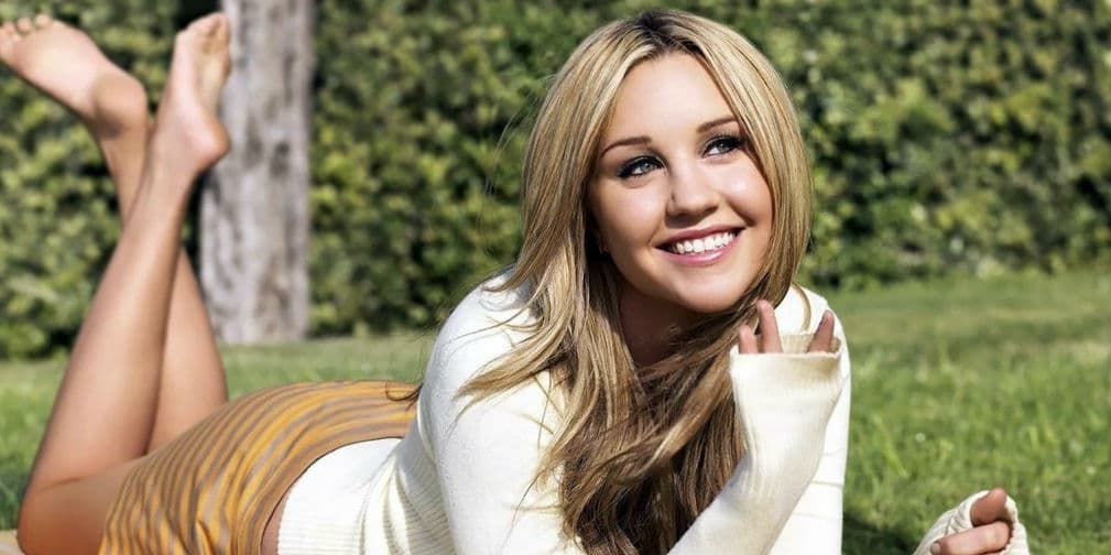 Amanda Bynes: Arrestada por embestir un coche de policía en abril de 2012.