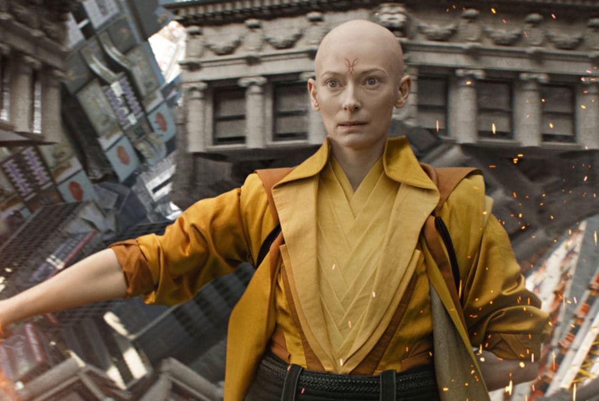 En el Universo Cinematográfico de Marvel la vimos como The Ancient One en 'Dr. Strange' y 'Avengers: Endgame'. Para algunos su elección fue polémica por no elegir a un actor de origen asiático para el personaje.