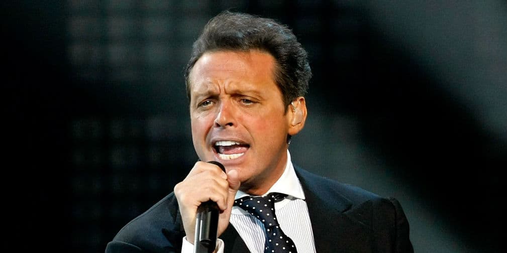 8. Luis Miguel: Tras la desaparición de su madre se especuló que habría muerto ahogada en una alberca.
