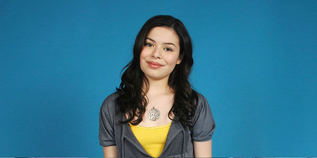 Miranda Taylor Cosgrove nació en Los Ángeles, California; el 14 de mayo de 1993.