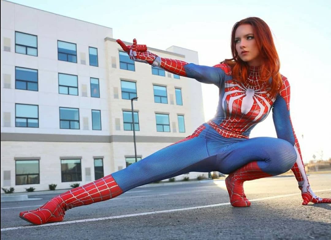 El diseño que usa Bella Morgan no se encuentra en cualquier lado, al parecer está hecho para ella y posó con toda la actitud en esta foto que subió el 31 de diciembre de 2020