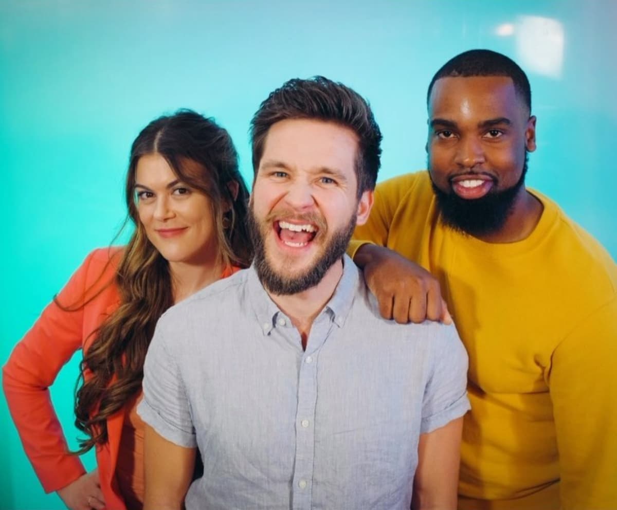 Actores de Manual de Supervivencia Escolar de Ned en 2023.