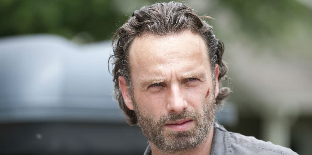 10.- Ve Canal 5: Mira The Walking Dead, lunes a jueves 11 pm; ahí encontrarás todo lo que necesitas. ¡Mucha suerte!