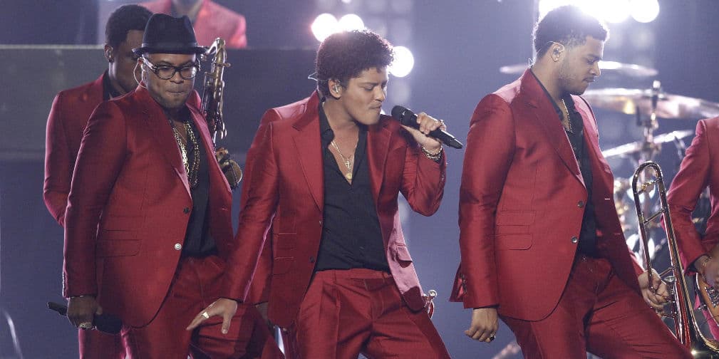 1. Bruno Mars (1.67 m): Ha vendido 10 millones de álbumes y 58 millones de sencillos en el mundo entero, ¡enorme!