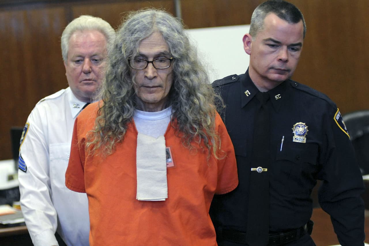 Rodney Alcala. Asesino con una mente brillante, su IQ era de 160 y fue capaz de a matar a 130 mujeres.