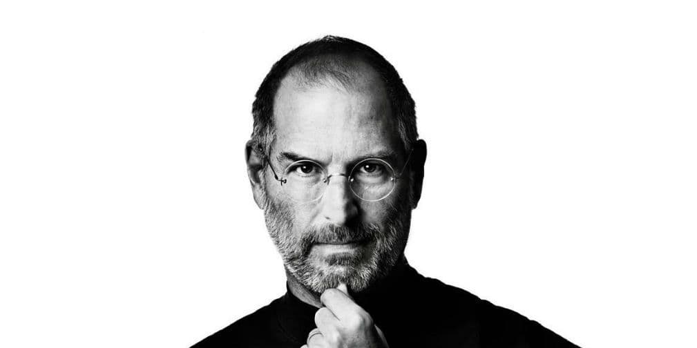 5. Steve Jobs: Se mencionó que el sueldo que recibía como Director Ejecutivo de Apple, era de un dólar anual; el cual percibió desde 1997.