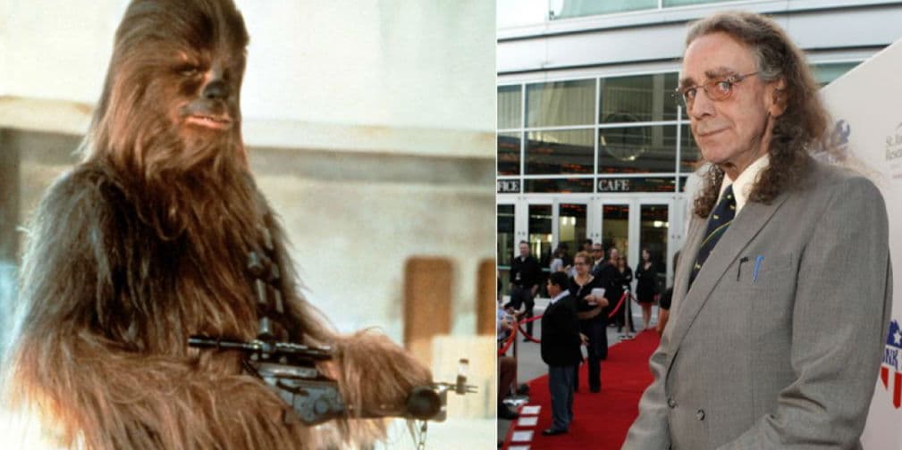 1. Peter Mayhew (2.18 metros): El actor británico es recordado por interpretar a Chewbacca, el leal wookie de Star Wars (1977).