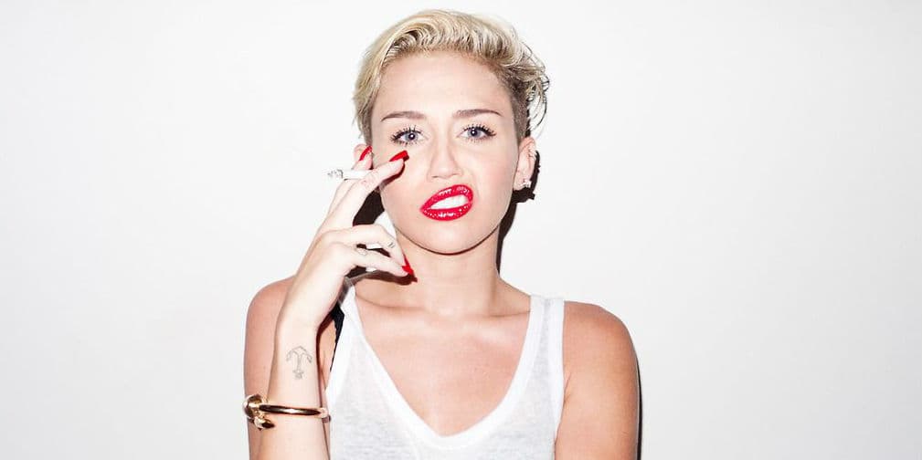 4. Miley Cyrus: ¡Es otra fanática de un famoso local de hamburguesas! ¿Cómo le hará para estar tan delgada?