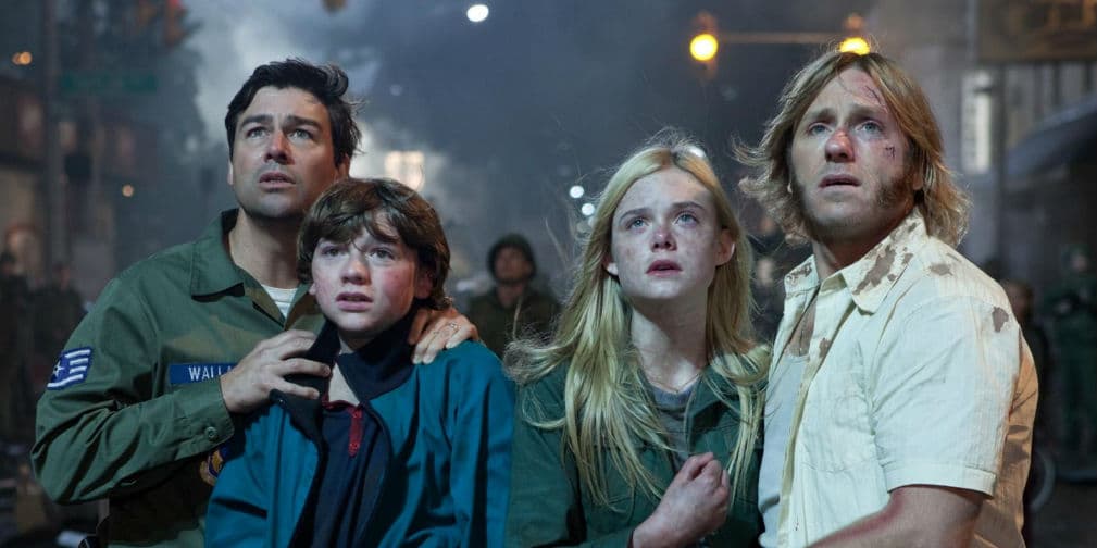 Esta peli de ciencia ficción fue escrita y dirigida por él, producida por Steven Spielberg y protagonizada, entre otros, por Joel Courtney y Elle Fanning.