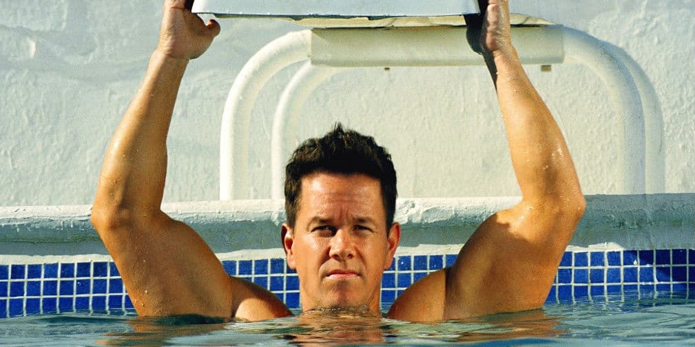 5. Mark Wahlberg: Cuando voy a un urinario público incluso los heteros se me quedan mirando, dijo el actor.