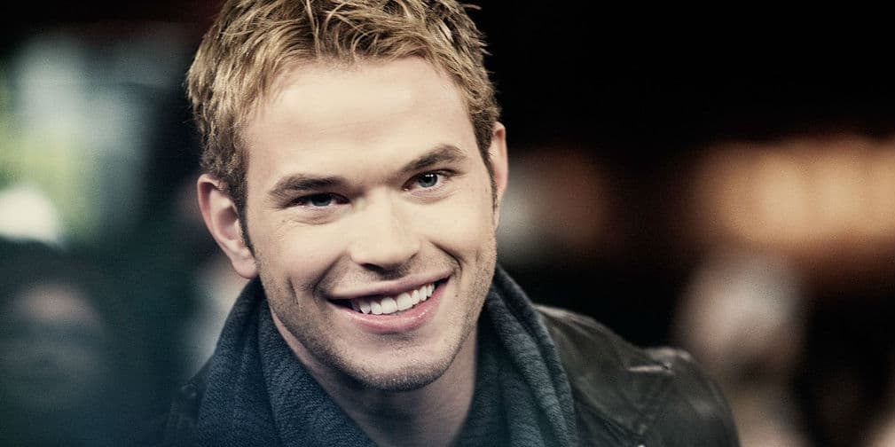 Este galán participó en el video musical del sencillo With Love, interpretado por Hilary Duff.
