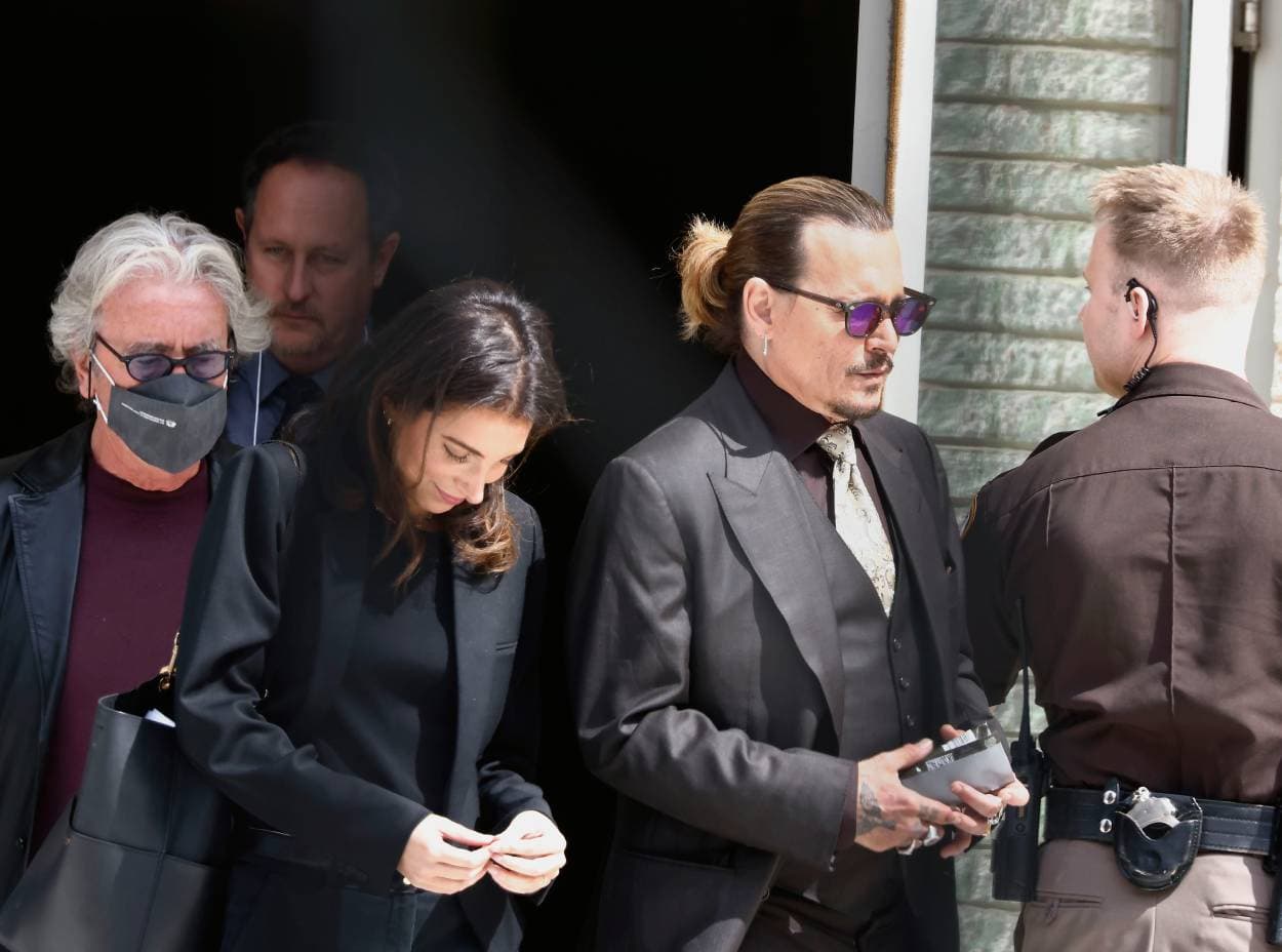 Johnny Depp a la salida de los juzgados.