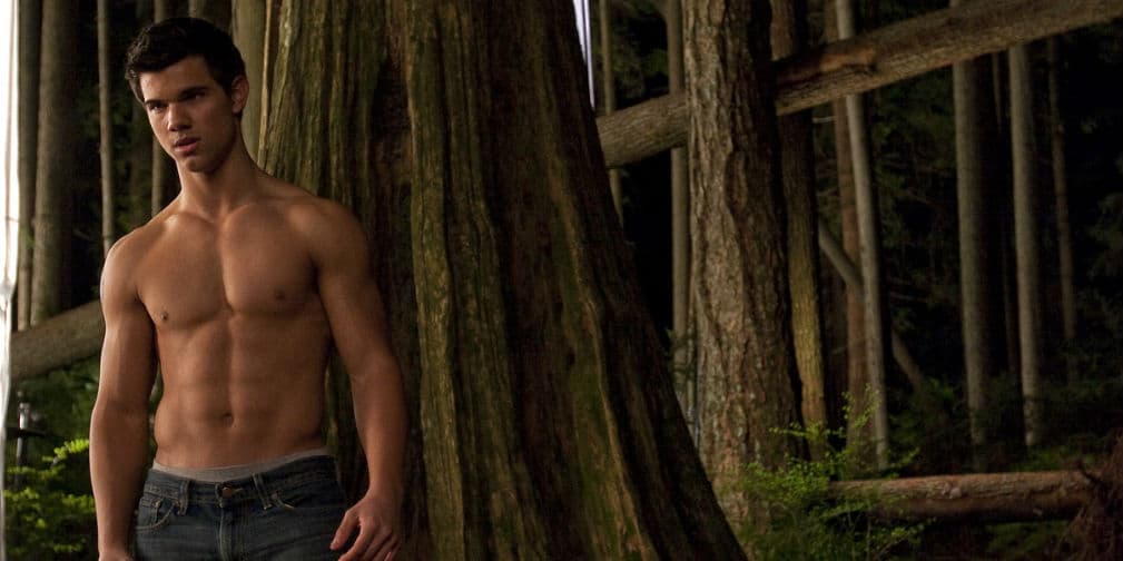 2. JACOB BLACK: De 2008 a 2012, Taylor Lautner puso a aullar a todas las fanáticas de Twilight (Crepúsculo).