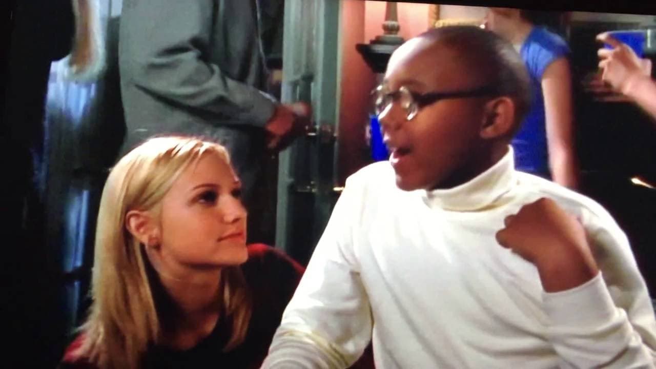 Ashlee Simpson fue una chica mayor que platica con Stevie en una fiesta en el capítulo 18 de la segunda temporada.