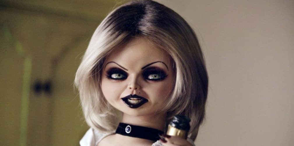 Cerramos esta lista con Tiffany, la Novia de Chucky sin duda la más peligrosa de todas las muñequitas.