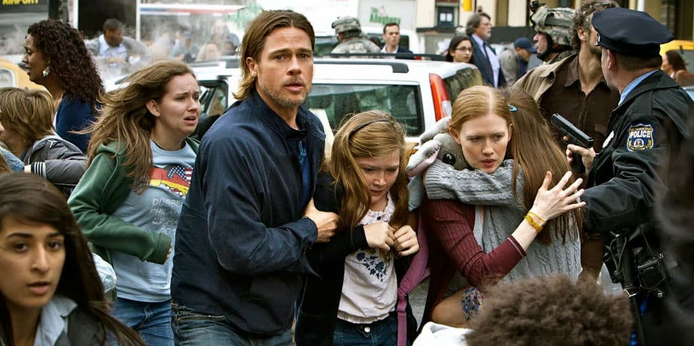 Guerra Mundial Z (2013): El mundo está a merced de millones de personas que se han infectado y ahora son muertos caminantes. ¡Sálvanos Brad Pitt!