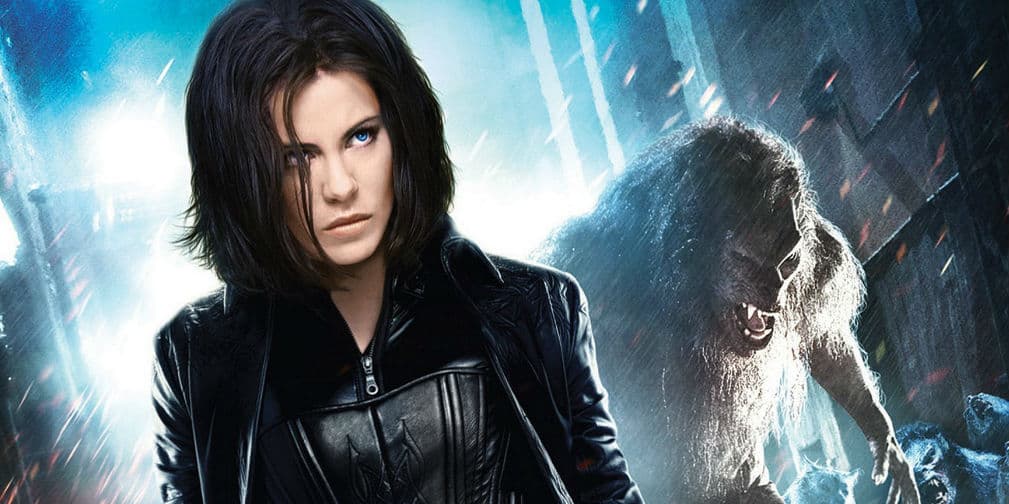 En 2003 Kate Beckinsale puso de moda los trajes ajustados de cuero y piel, ¡vampira mega hot!