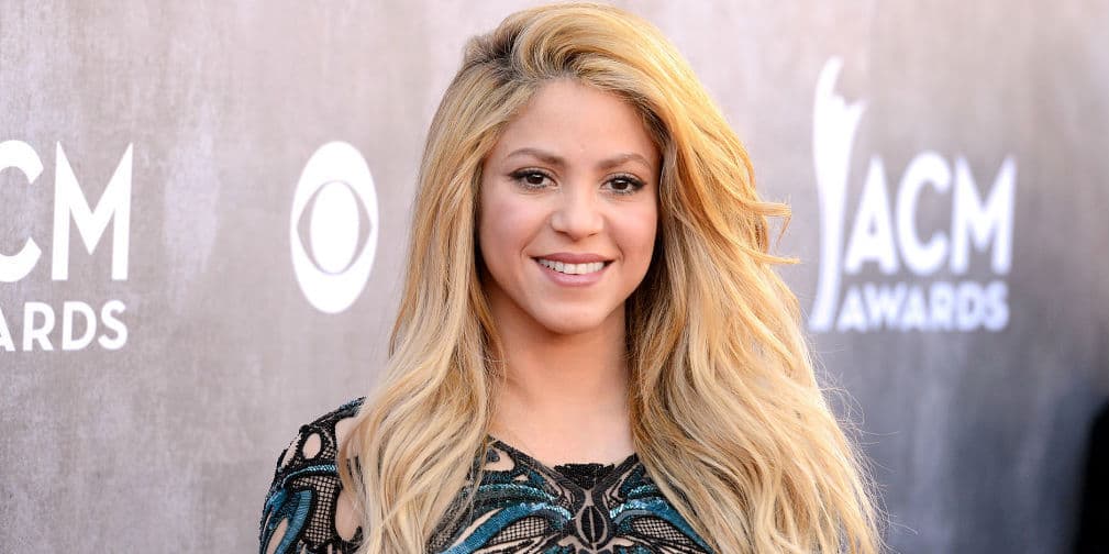 3. Shakira: No es rubia natural, pero domina más de cinco idiomas y cómo no, si tiene un coeficiente de 140.