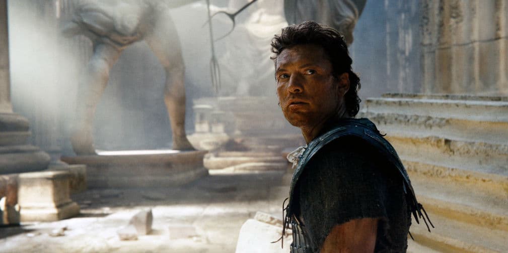 Samuel Henry John Worthington nació en Inglaterra, el 2 de agosto de 1976.