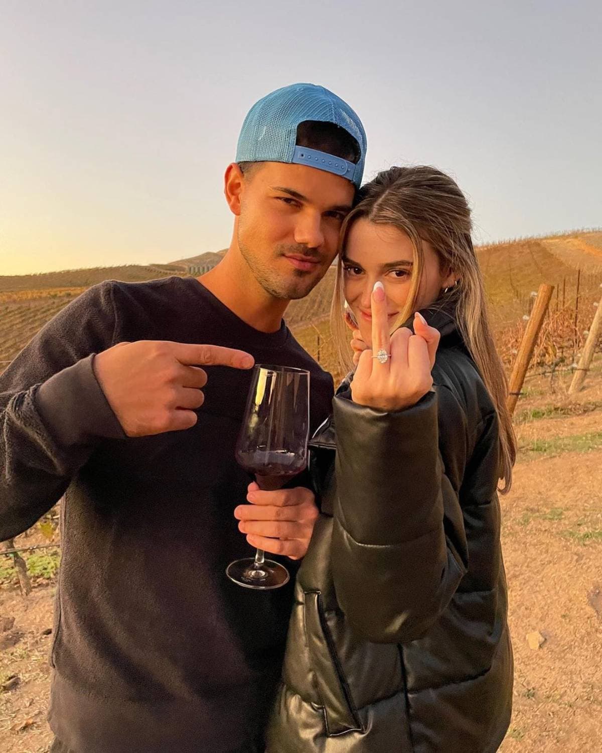 Taylor Lautner se compromete con Tay Dome