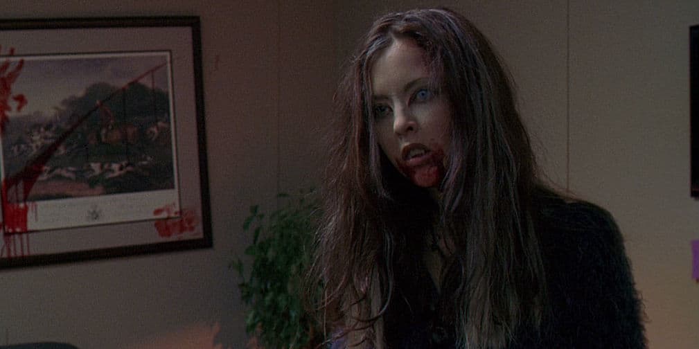 10. Ginger Snaps: Una adolescente mujer lobo tiene que lidiar con la pubertad y con la necesidad de matar.