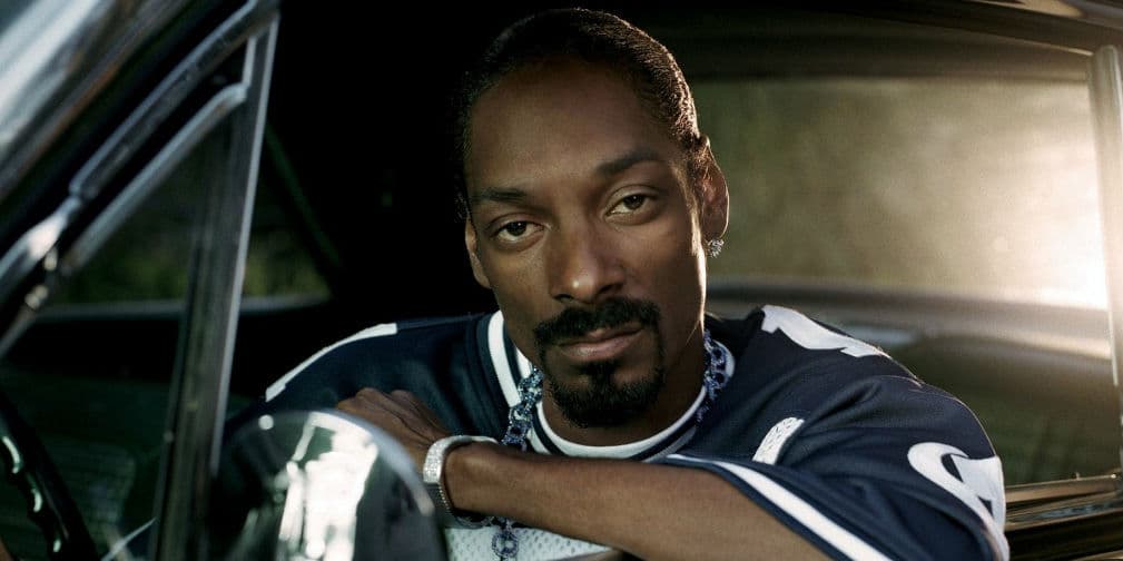 7. Snoop Dogg: El rapero fue arrestado y acusado en 1993 por el asesinato de un hombre de una banda rival.