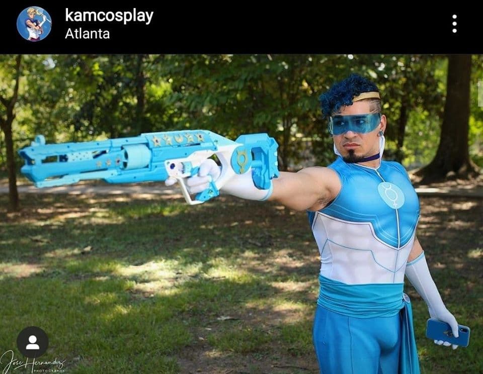 La pistola de alto calibre le da a Sailor Mercury un toque bien rudo.