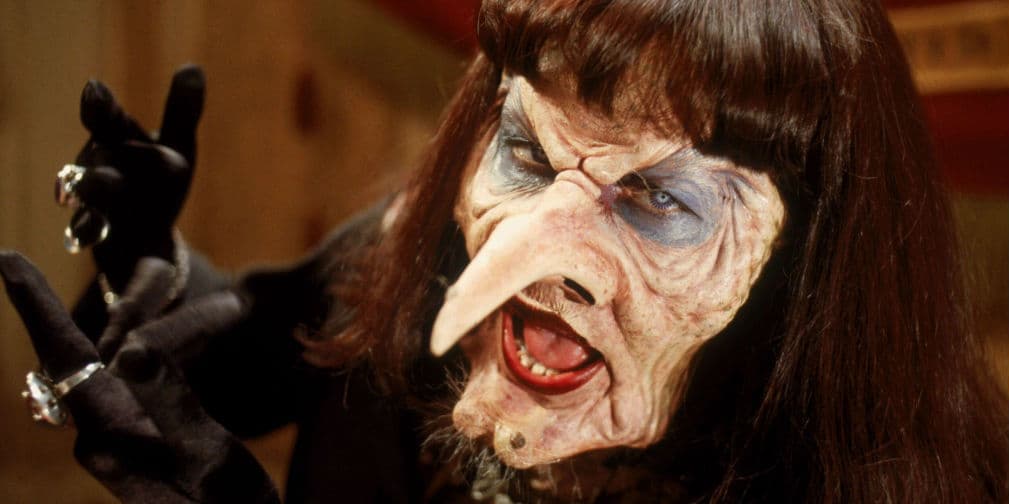 Angélica Huston: Adaptación de la novela juvenil Las Brujas de Roald Dahl, donde esta actriz es la jefa de todas las brujas.