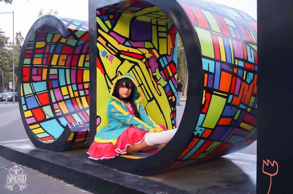 Suigin ha posado como otros personajes igual de peculiares como la versión en anime del logo de La Michoacana.