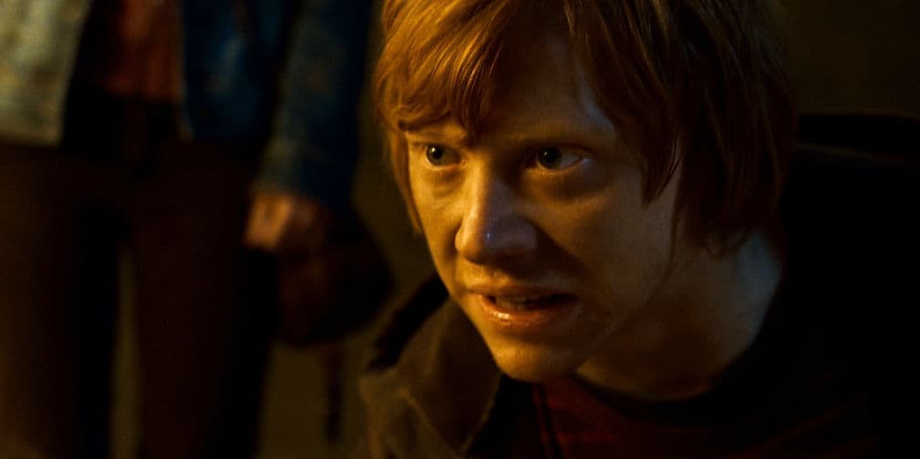 El director de la película es David Yates, quien también dirigió Harry Potter and the Deathly Hallows, Part 1.