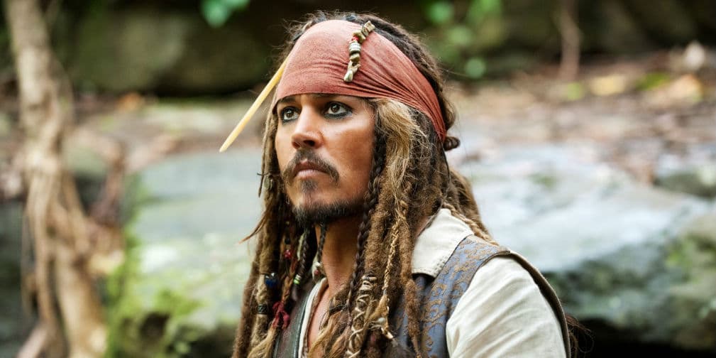 3. Pirates of the Caribbean (2003): En el 2003, Depp interpretó al pirata Jack Sparrow, el primero en otorgarle una nominación al Oscar.