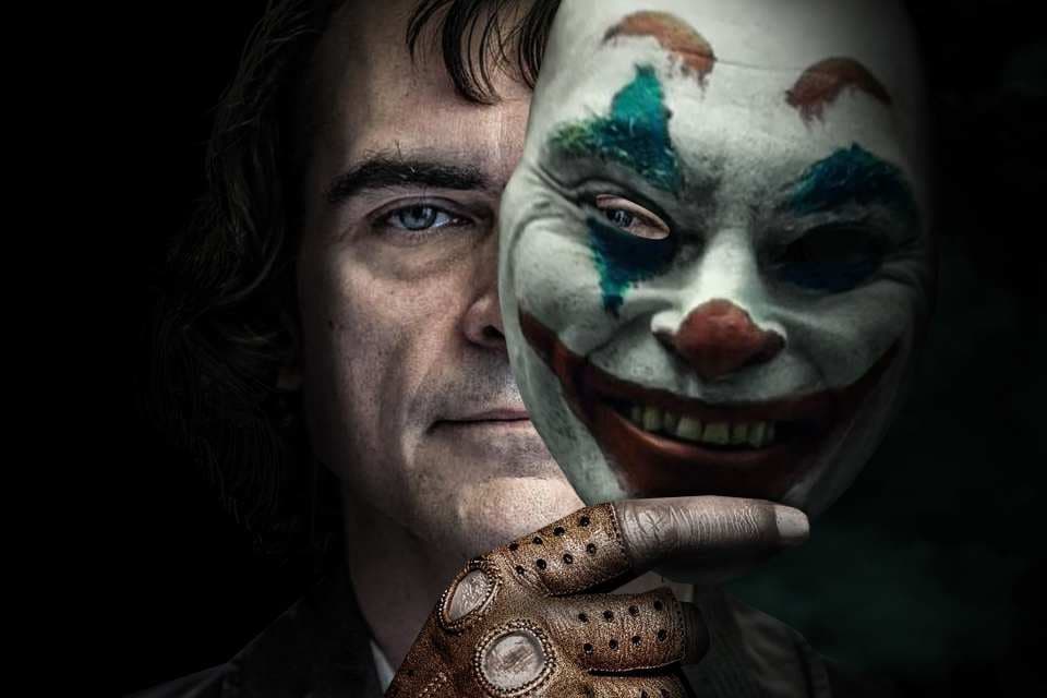 Joaquin Phoenix es un actor que se ha quedado a un paso de ganar el Oscar por sus actuaciones en Walk the Line y Her. Ninguna de estas actuaciones ha sido tan ovacionada como la realizada para dar vida al Guasón. A ese nivel.