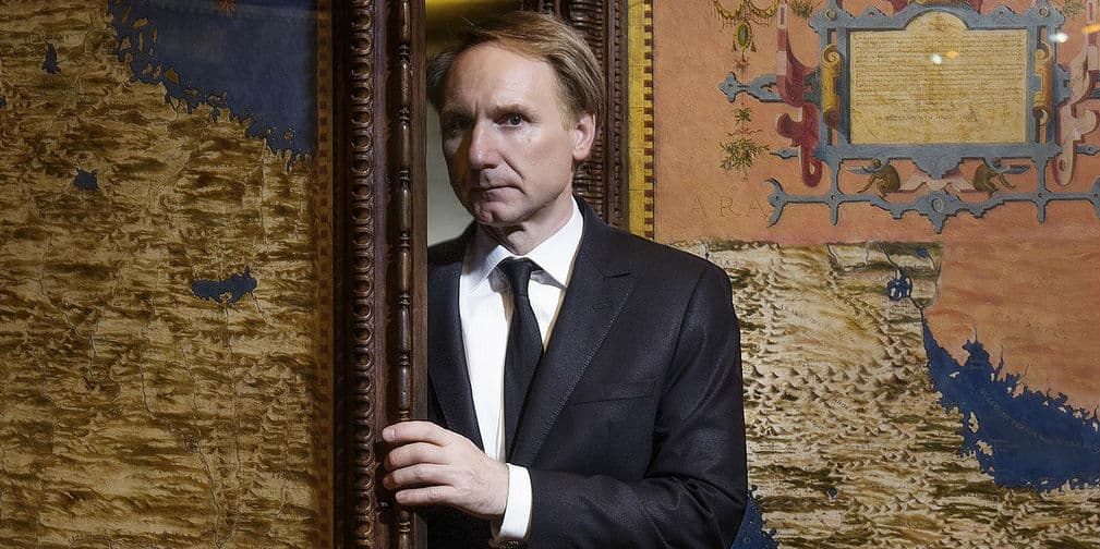 4. Dan Brown: El autor de El Código Da Vinci enseñó inglés y español en California y Nuevo México.