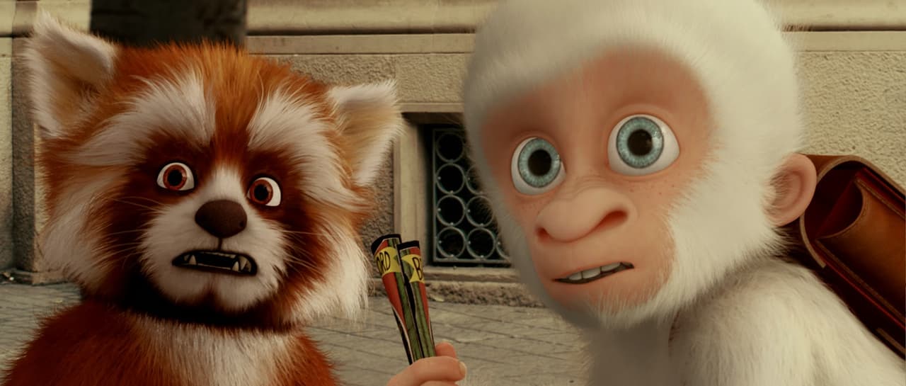 Ariana leyó los diálogos del protagonista de 'Copito de nieve' (2011), que cuenta la historia de un gorila blanco. La película española combina animación a computadora con actores reales y tiene diálogos en catalán e inglés.