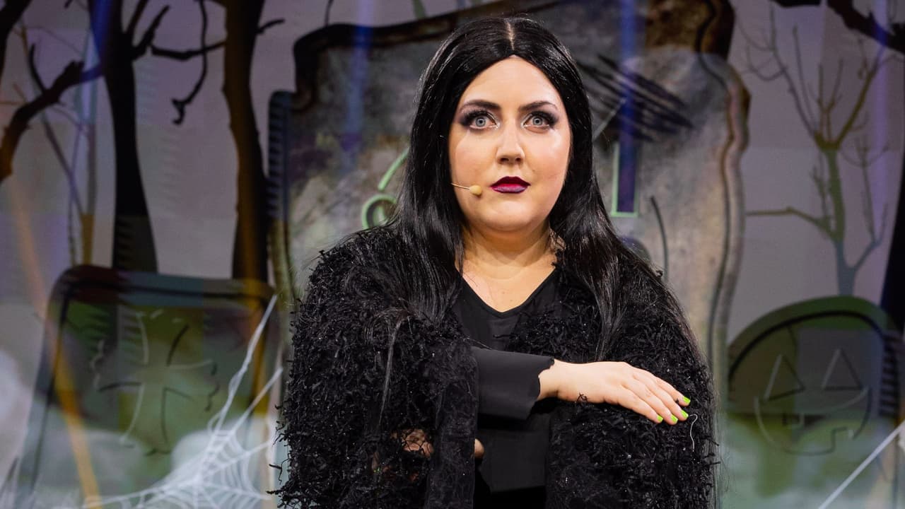 Melissa Hallivis en el especial de Halloween de Me Caigo de Risa 11