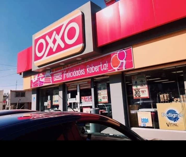 Todo estuvo tan bien organizado que hasta una verdadera tienda Oxxo la felicitó.